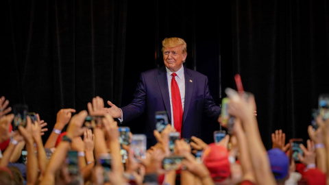 El presidente de EEUU, Donald Trump, con sus seguidores en un acto político a comienzos de mes en Cincinnati (Ohio). REUTERS/Bryan Woolston