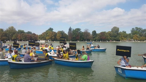 Amnistía Internacional exige desde las barcas del Retiro de Madrid "puerto seguro ya" para el Open ArmsEUROPA PRESS