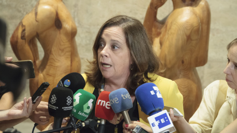 16/07/2019 - La portavoz del Grupo Mixto en el Parlamento de La Rioja Henar Moreno, ofrece declaraciones a los medios de tras la investidura fallida de Concha Andreu en La Rioja. / EUROPA PRESS