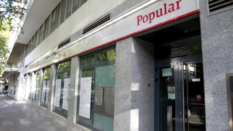 Oficina del Banco Popular en la zona de Cuzco, en Madrid. EFE/César Cabrera