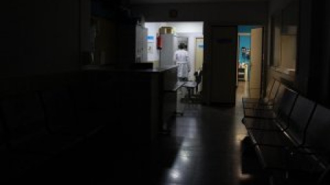 El nuevo plan de Ayuso para las Urgencias se estampa contra su propia precariedad y arranca sin médicos disponibles