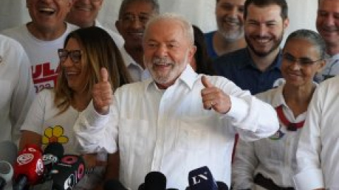 Los brasileños votan en una elección muy igualada y Lula insta a que el "pueblo defina el modelo de vida" que quiere