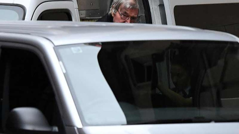 Pell a su llegada al tribunal en Sídney. REUTERS