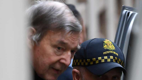 Pell a su llegada al tribunal en Sídney. REUTERS