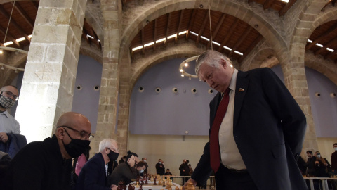 El excampeón mundial de ajedrez Anatoli Karpov, participa en el II El Llobregat Open Chess, en el Museu Marítim, a 7 de diciembre de 2021, en Barcelona, Catalunya, (España)