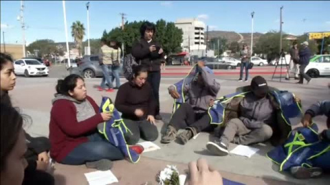 Migrantes de la caravana comienzan una huelga de hambre en MÃ©xico 