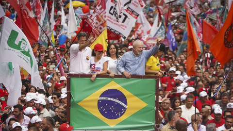 El presidente electo de Brasil, Lula da Silva, en un acto previo a las elecciones, en Brasil, a 29 de octubre de 2022.