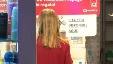 Un locutorio de Barcelona cobra por conseguir una cita en el Servicio Públcio de Empleo (SEPE)