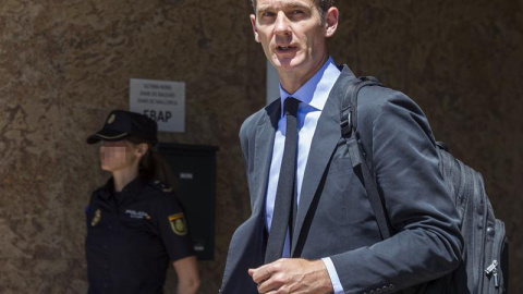 Iñaki Urdangarín a su salida de la Escuela Balear de la Administración Pública (EBAP) de Palma tras la sexagésima sesión del juicio del caso Nóos. El abogado defensor Mario Pascual Vives ha negado hoy ante el tribunal que juzga el caso Nóos