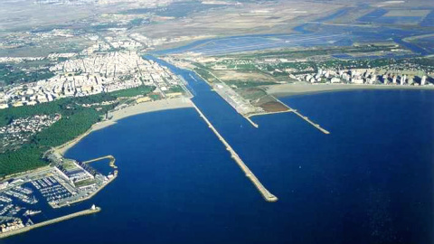 La bahía de Cádiz ya sufrió en 1755 olas de más de 15 metros.