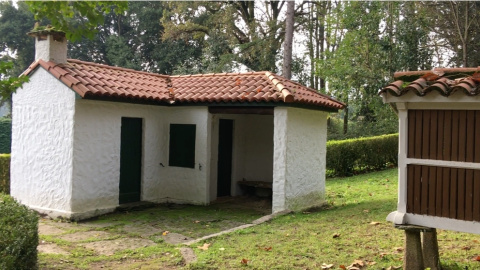 29/11/23 'O Paciño', la casa de juegos a escala natural que Franco ordeno construir para su hija Carmen en los jardines del Pazo de Meirás.