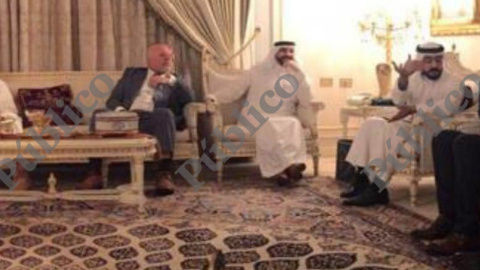 El comisario Villarejo y los príncipes saudíes Naef bin Fawwaz al-Shaalan al-Saud, yerno del ex viceministro de Defensa de Arabia Saudita, y su hermano gemelo, Saud.