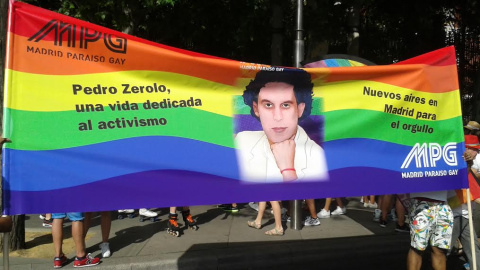 Pancarta en recuerdo de Zerolo en la Marcha del Orgullo.- ALICIA IBARRA