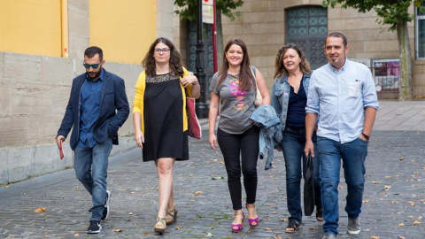 Martín, en el centro de la imagen, en una de las reuniones de la negociación del acuerdo. /  EFE/Raquel Manzanares