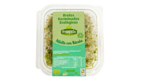 29/11/2023 - Fotografía de Brotes Germinados Ecológicos de la marca Fresquia, que incluye alfalfa con rúcula.