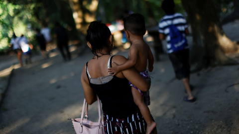 Una joven madre de Honduras, que vive en un refugio para migrantes en Tabasco, México el 26 de marzo de 2021.