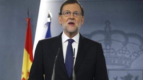 El presidente del Gobierno en funciones, Mariano Rajoy, en rueda de prensa para abordar el Brexit. EFE/Ángel Díaz