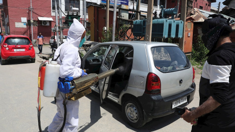 India se ha quedado este lunes a unos miles de casos de alcanzar los 20 millones de infectados por covid.