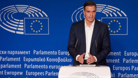 Pedro Sánchez en una rueda de prensa en el Parlamento Europeo | EFE / Archivo