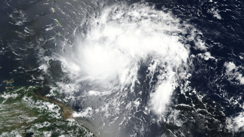 26/08/2019 - La tormenta tropical Dorian frente a la costa de Venezuela en esta foto satelital de la NASA. NASA