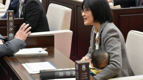 Yuka Ogata, durante el pleno del que fue expulsada por primera vez (Kyodo/Reuters)