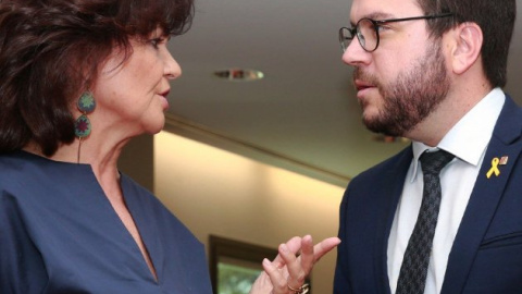 El vicepresidente de la Generalitat, Pere Aragonès, junto a la vicepresidenta del Gobierno central, Carmen Calvo. EFE/Archivo