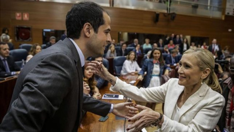 Cristina Cifuentes e Ignacio Aguado el día de la investidura de la primera.- EFE