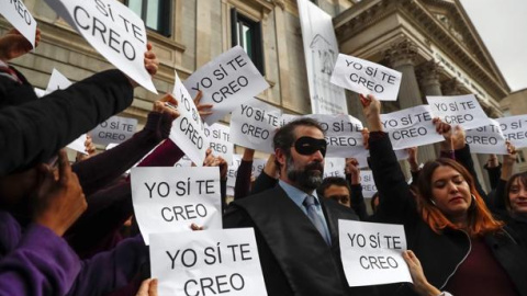 Concentración frente al Congreso / EFE