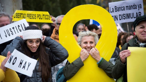 Concentración convocada hoy ante la sede del Tribunal Supremo en Madrid por la organización soberanista Clam per la llibertat (Grito por la libertad) y apoyada por ERC, PDeCAT, CUP, la Crida Nacional y otras asociaciones, bajo el lema "No h