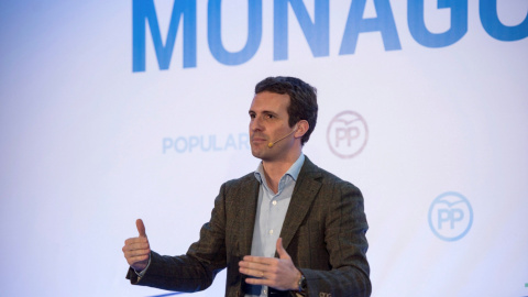 El presidente del PP, Pablo Casado, interviene en un acto en el que se confirma al líder de los populares extremeños, José Antonio Monago.- Esteban Martinena/EFE