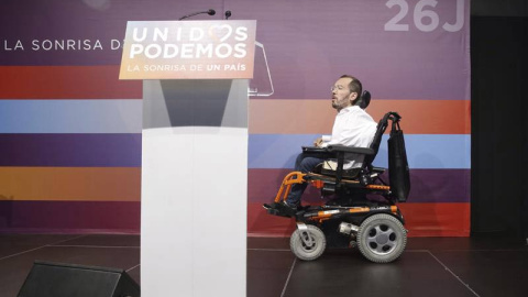 El secretario de Organización de Podemos, Pablo Echenique, durante su comparecencia posterior a la reunión que el Consejo de Coordinación del partido. / EFE