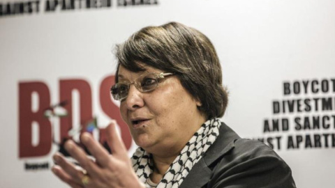 La exguerrillera palestina Leila Khaled durante una conferencia en Sudáfrica sobre la campaña de boicot a Israel BDS.- AFP