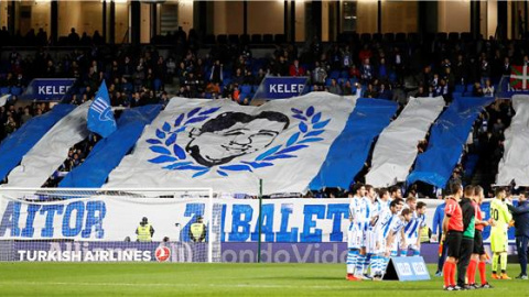 Homenaje a Aitor Zabaleta, el aficionado asesinado por un ultra del Atlético de Madrid en 1998 | EFE