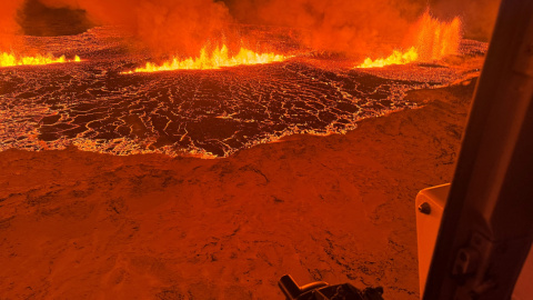 Más imágenes del volcán en Islandia.