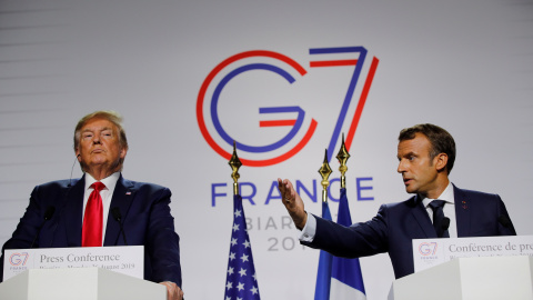 Emmanuel Macron y Donald Trump asisten a una conferencia durante la cumbre del G7 en Biarritz | Reuters