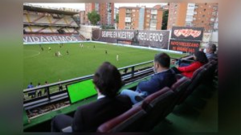 "Una temporada sin ir al estadio y ahora se sientan unos reaccionarios en el palco": críticas a la directiva del Rayo por invitar a los líderes de Vox a un partido