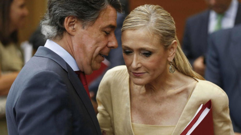 Cristina Cifuentes, presidenta de la Comunidad de Madrid, junto a Ignacio González. EFE