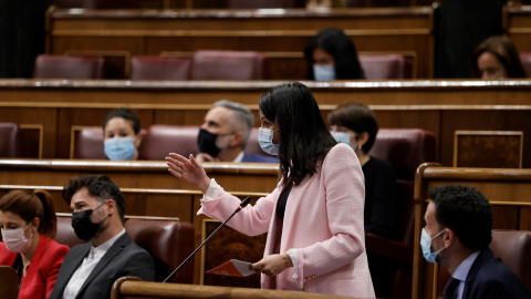 La líder de Ciudadanos, Inés Arrimadas, interpela al Gobierno durante la sesión de control, este miércoles, en el Congreso de los Diputados.