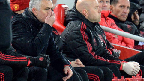 José Mourinho durante su último partido en el banquillo del Manchester United. (EFE)