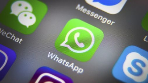 Whatsapp limita el reenvío de mensajes a cinco contactos. EFE