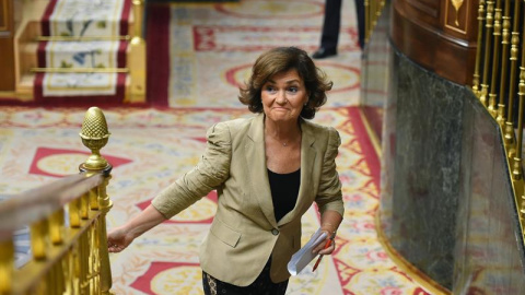 La vicepresidenta en funciones, Carmen Calvo, se dirige a la tribuna del Congreso. EFE