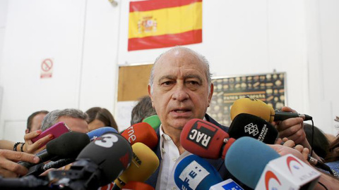 El ministro del Interior, Jorge Fernández Díaz, durante la campaña electoral. EFE/Alejandro García