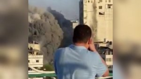 El estremecedor vídeo que un fotoperiodista graba a escasos metros de un bombardeo de Israel