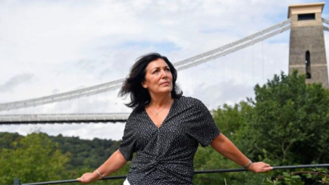 Anna Amato posa junto al puente de Clifton en Bristol, Reino Unido, el pasado 28 de agosto de 2019. - REUTERS/Toby Melville