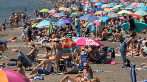 Playa de la Misericordia, en Málaga, tras el fin de las restricciones motivadas por el coronavirus.