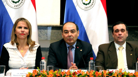 27/08/2019.- La ministra de Comercio, Liz Cramer, Antonio Rivas, ministro de Exteriores de Paraguay, y el viceministro de Asuntos Exteriores, Juan Delgadillo. EFE/ Carlos Villar Ortiga