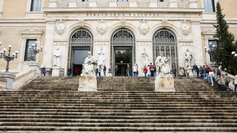 Imagen de la fachada de la Biblioteca Nacional, que incorporará las visitas audioguiadas a sus servicios.