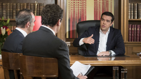 Tsipras, durante la entrevista. REUTERS