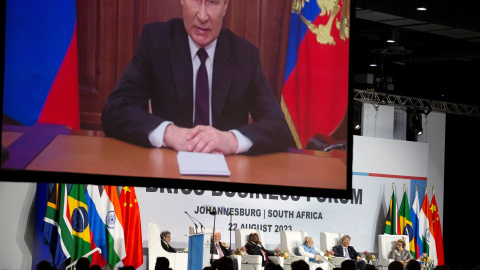 El presidente de Rusia, Vladimir Putin, durante su intervención por videoconferencia en la cumbre de los BRICS en Johannesburgo (Sudáfrica), REUTERS/James Oatway