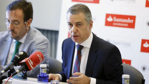 El lehendakari, Iñigo Urkullu, durante su comparecencia en los cursos de verano de la Complutense hoy en El Escorial. EFE